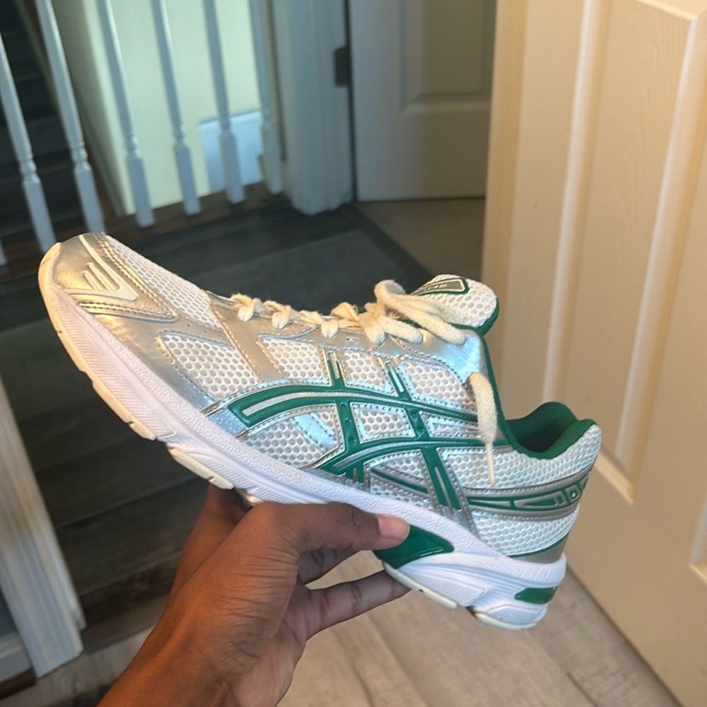 ASICS - Picture 5 of 7